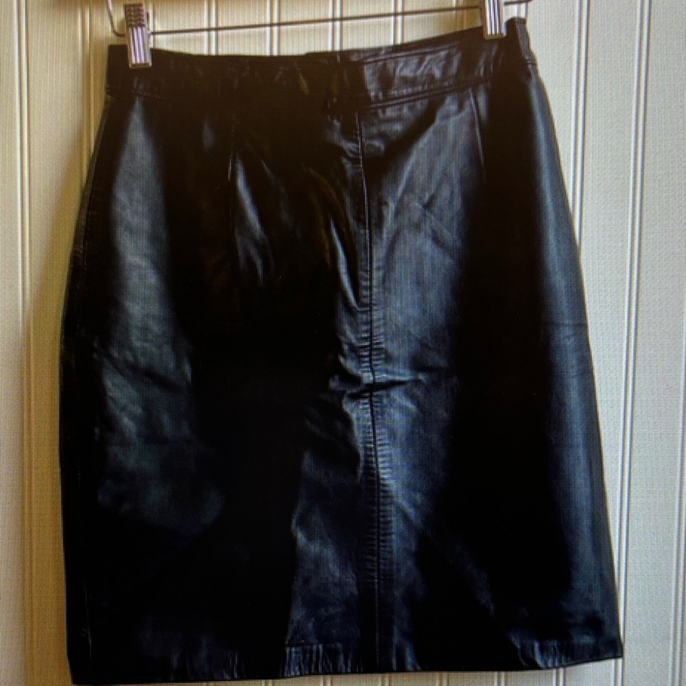 Classic Black Faux Leather Pencil Skirt